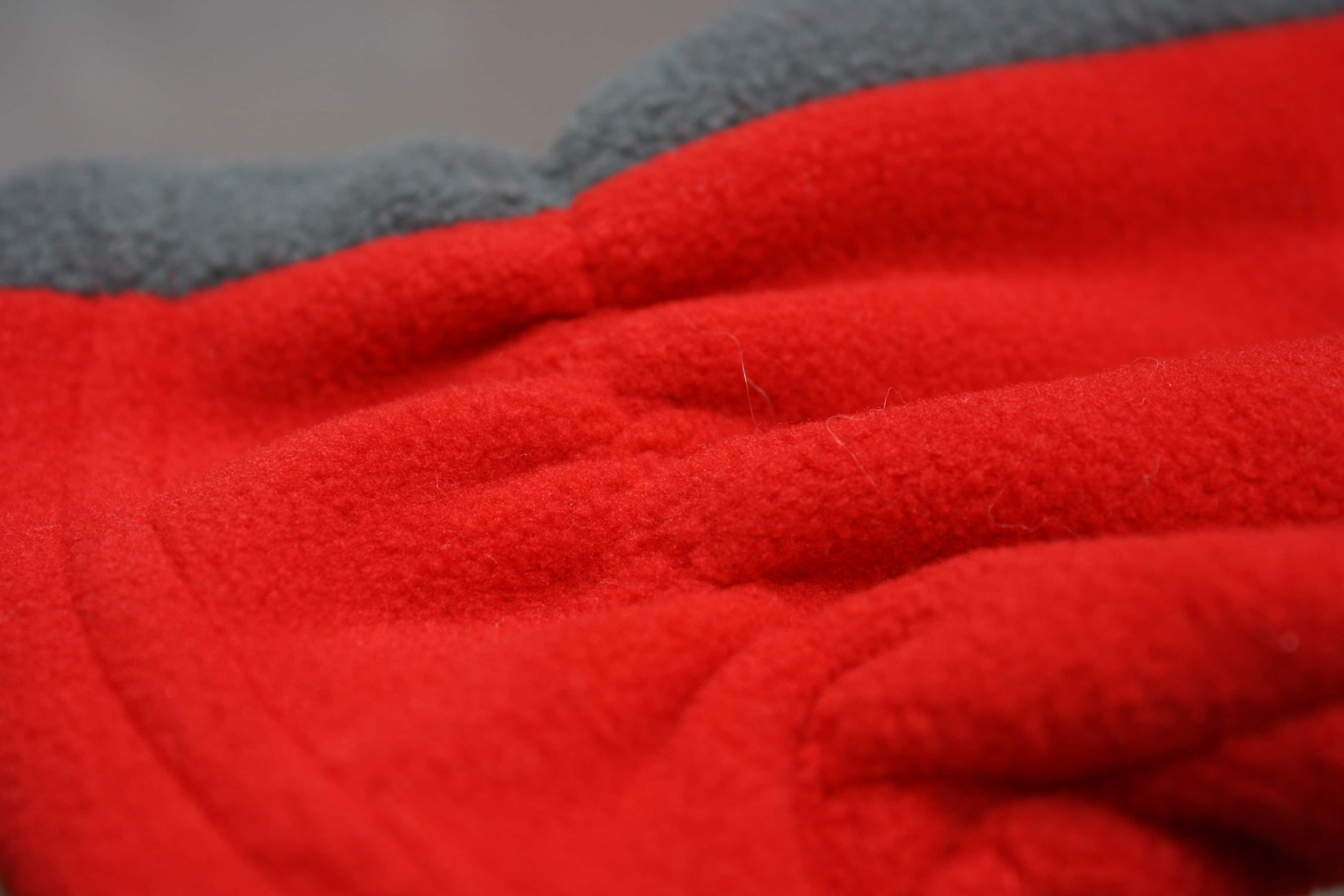 Handschuh Fleece 2-farbig und bestickt