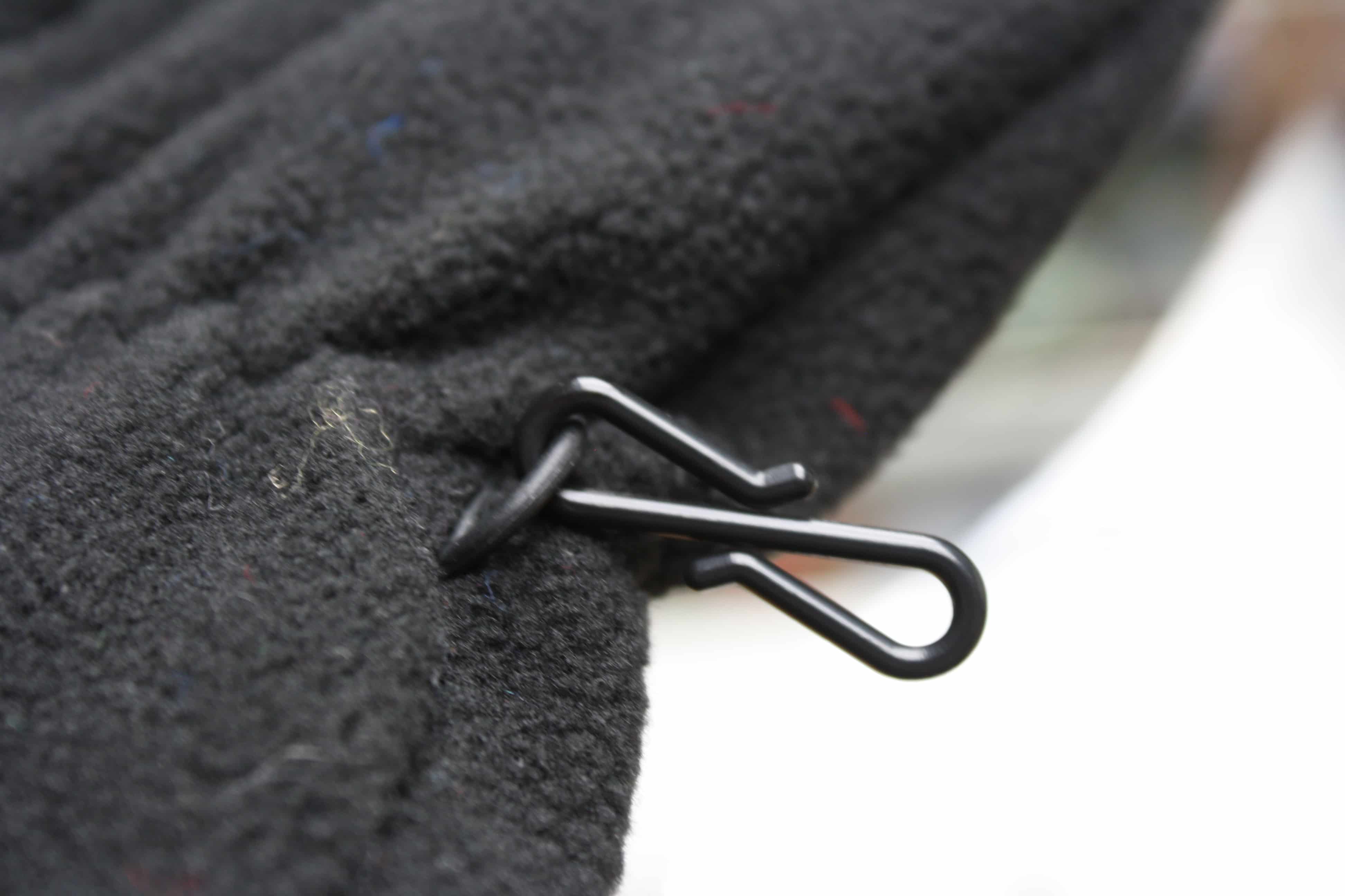 Handschuh Fleece 2-farbig und bestickt
