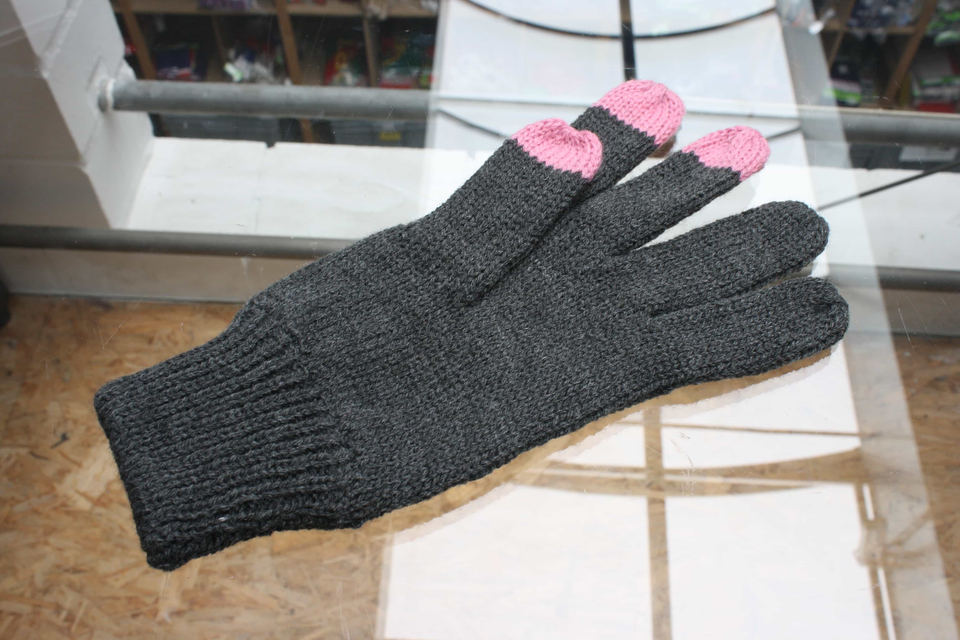 Handschuh gestrickt, mit Touch u. Weblabel