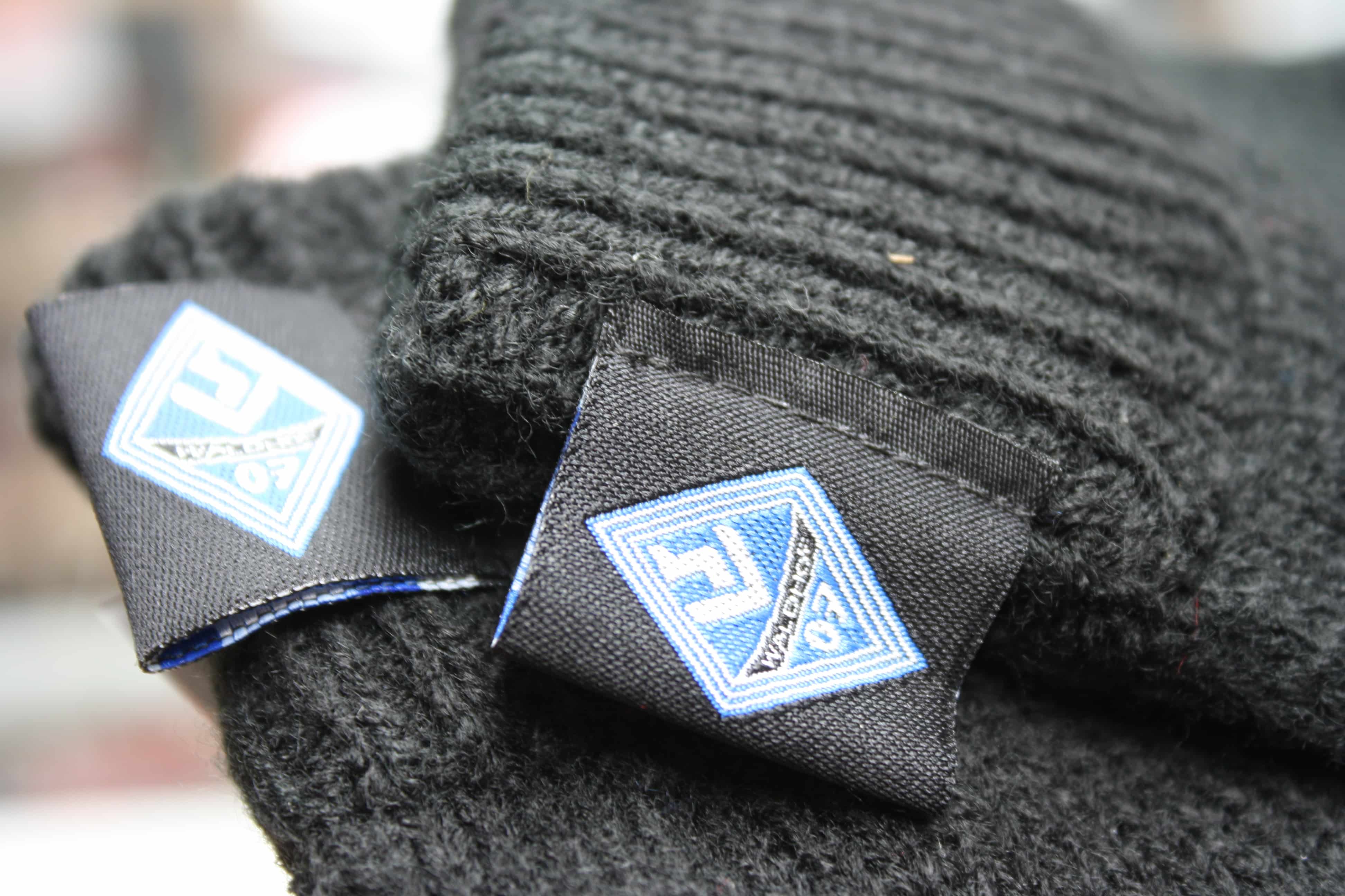 Handschuh gestrickt, mit Touch u. Weblabel
