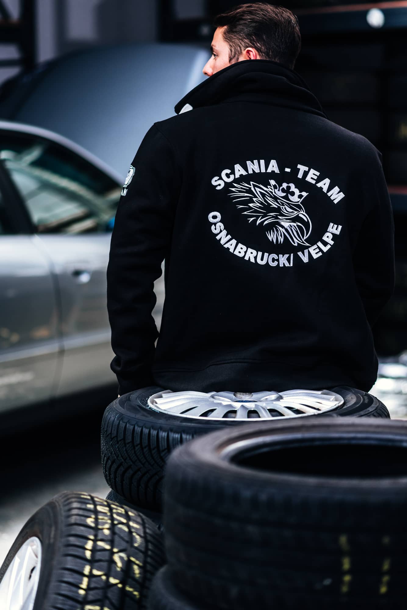 Sweatjacke mit hohem Kragen
