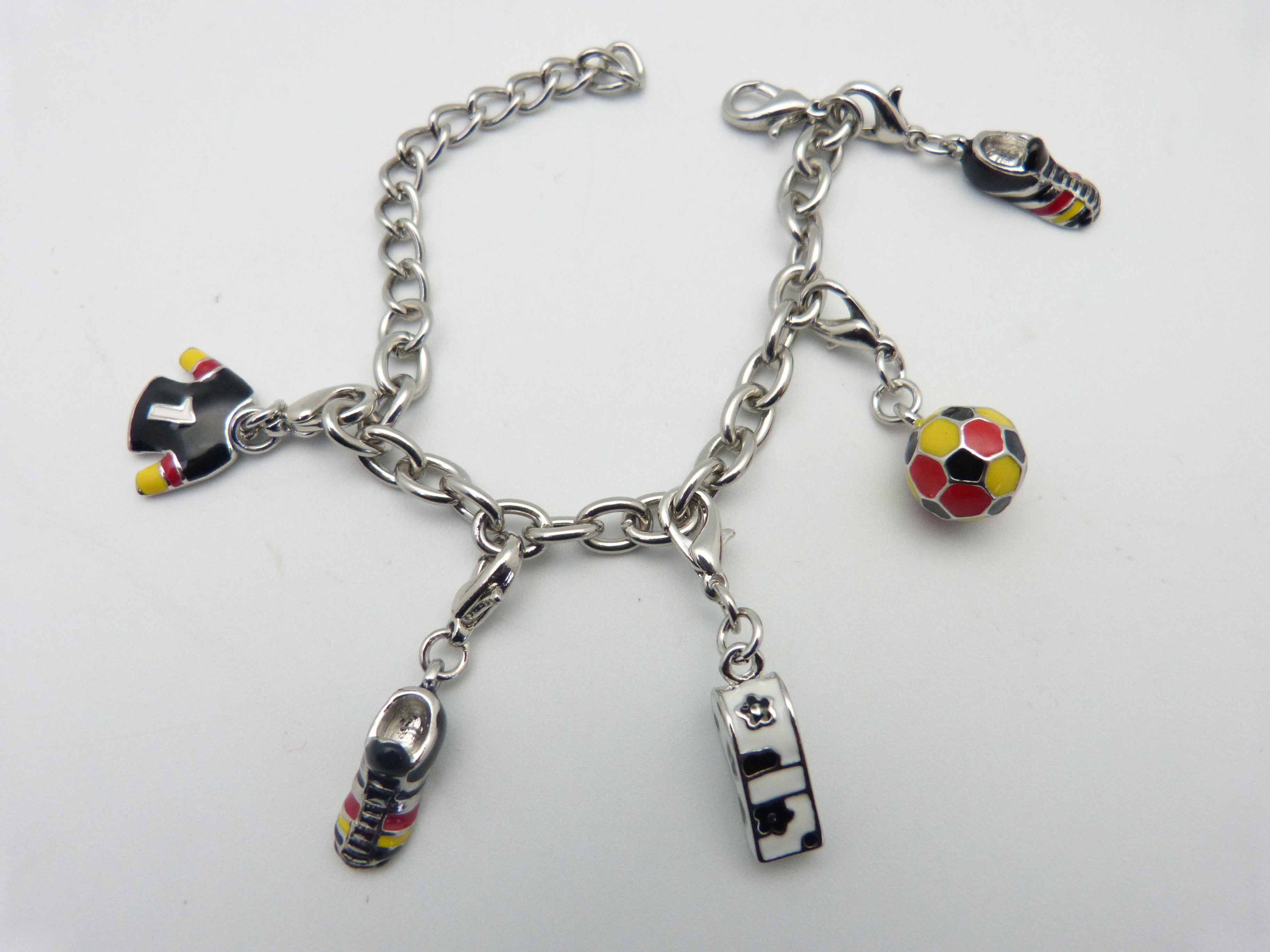 Bettelarmband mit 5 verschiedenen Anhängern GER
